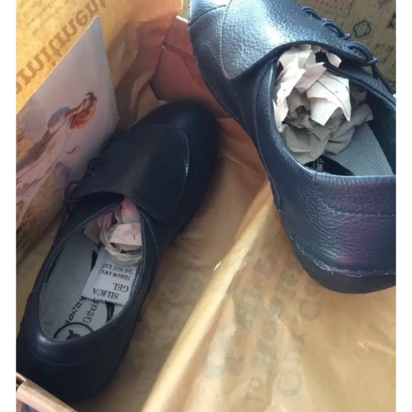 Propet Tawny 9.5W Navy Leather Walking NIB - Picture 4 of 7